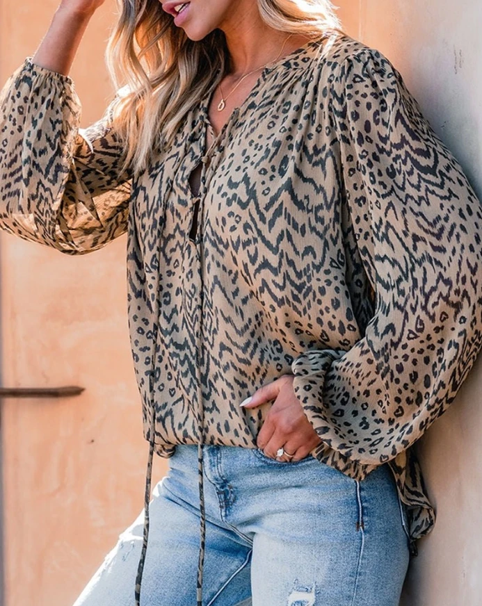 Fashion women's leopard print long sleeved round neck tie detail T-shirt casual top for autumn 2025 new women's clothing - Image 3